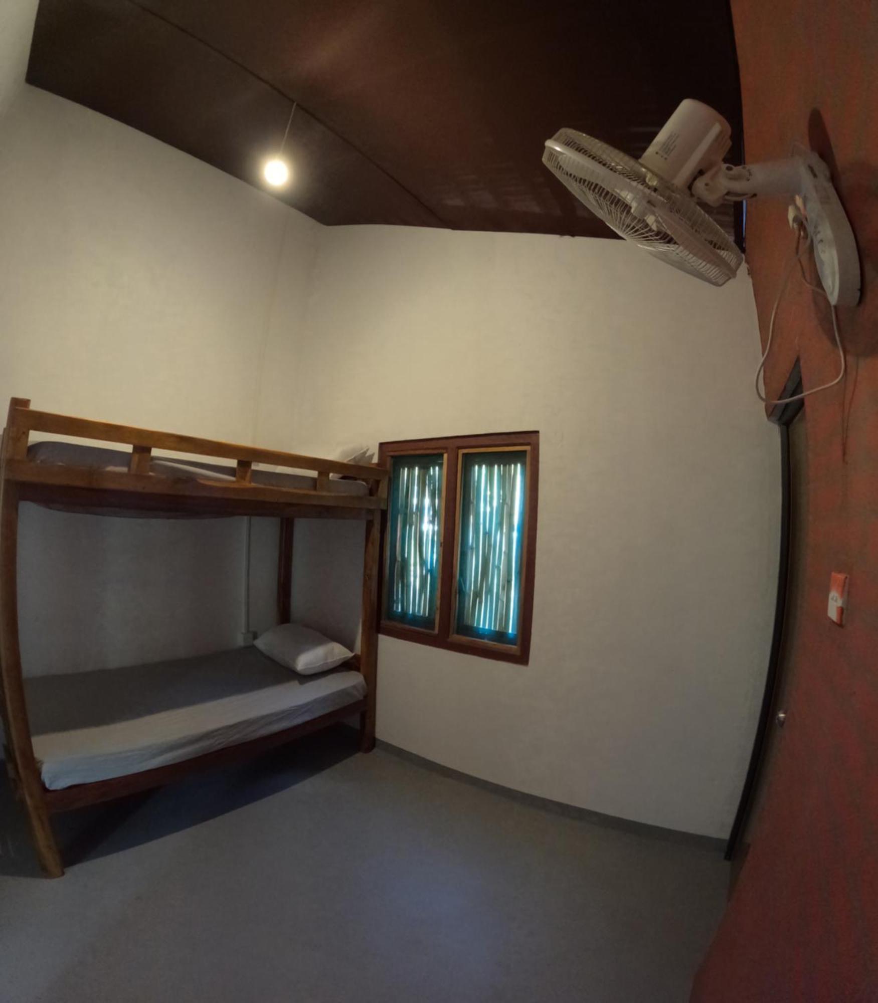 C U Hostel Тринкомали Экстерьер фото
